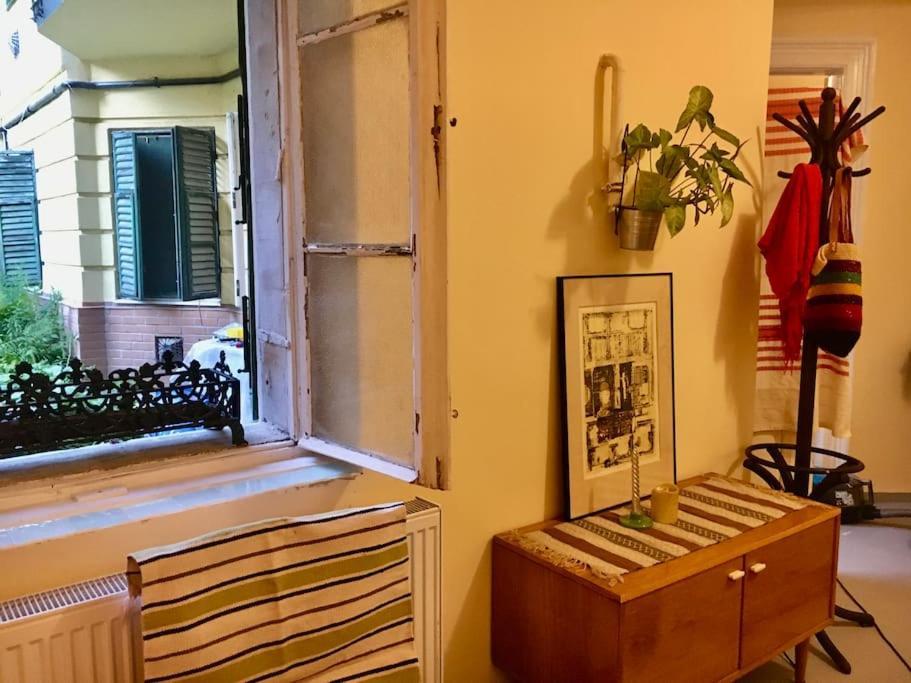 Vintage Studio Apartment, Garden And Free Parking Budapest Esterno foto